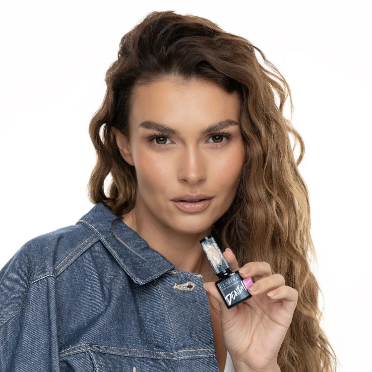 Claresa-Denim-Jacket-modelka.webp