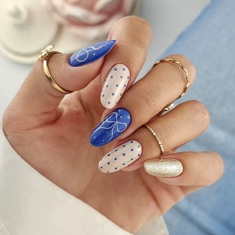 Stylizacja-paznokci-lakierami-hybrydowymi-Claresa-DENIM (2).webp