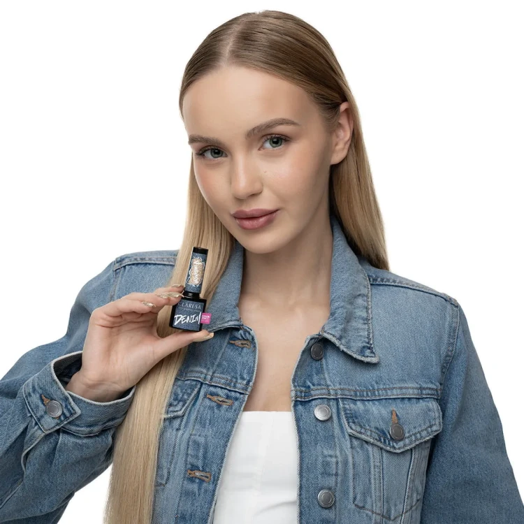 Denim-Vintage-modelka.webp