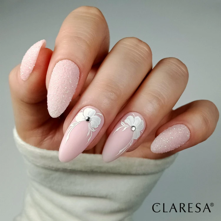 Celebration-2,-Quartz-White-Blue-paznokcie.jpg